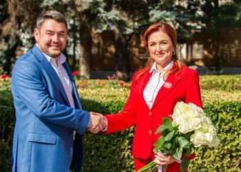 „Nu sunt politician, ci sunt un simplu locuitor al Chișinăului și vreau să trăiesc într-un oraș confortabil de nivel european”. Cristina Vulpe, candidatul la funcția de primar al Capitalei din partea partidului ”Șansă”, a povestit cum intenționează să facă viața chișinăuienilor mai bună| VIDEO