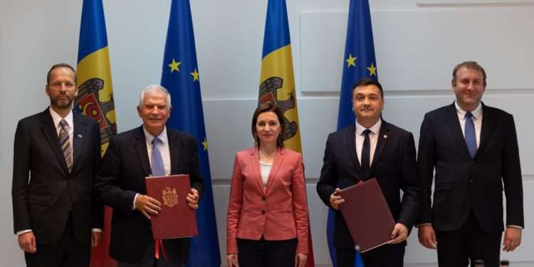 Josep Borrell, în vizită la Chișinău: Oficialul a discutat cu Maia Sandu și a semnat un acord cu Adrian Efros