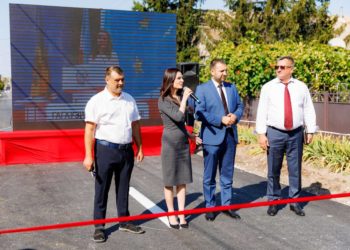 În satul Congazcic din Găgăuzia, cu sprijinul bașcanului și al echipei sale, a fost asfaltată strada Păcii. Ilan Șor: În următorii doi ani vor fi asfaltate străzile din toate localităţile autonomiei | VIDEO