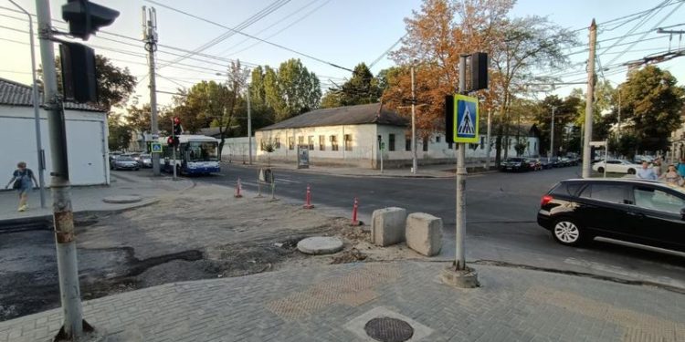 Traficul rutier, suspendat de mâine pe strada Tighina, intersecția cu București: Cum vor circula troleibuzele