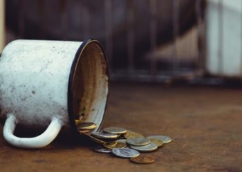 SONDAJ: Sărăcia și grija pentru viitorul copiilor sunt cele mai mari preocupări ale moldovenilor