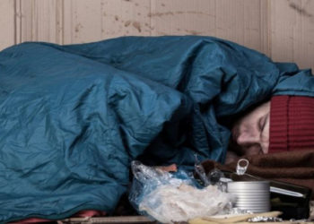 Europa are un milion de oameni fără adăpost. O populație cât un oraș doarme pe străzile din UE