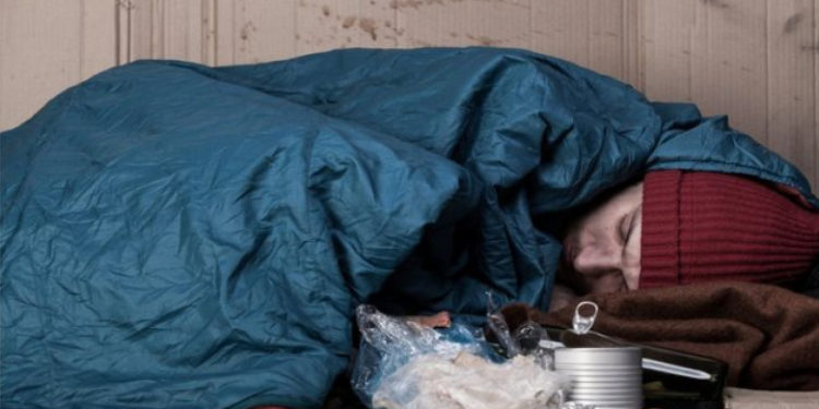 Europa are un milion de oameni fără adăpost. O populație cât un oraș doarme pe străzile din UE