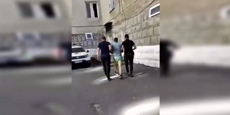 Un bărbat din Rezina, arestat după ce și-a ucis amicul de pahar în bătaie. Ce pedeapsă riscă