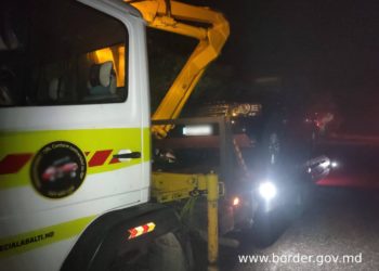 Beat la volan, deplasându-se haotic pe drumurile din țară: Șoferul a fost reținut de polițiștii de frontieră