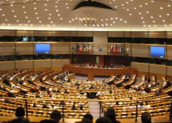 Eurodeputații au adoptat legea pentru consolidarea industriei europene de apărare prin achiziții comune: Buget de 300 de milioane de euro | VIDEO