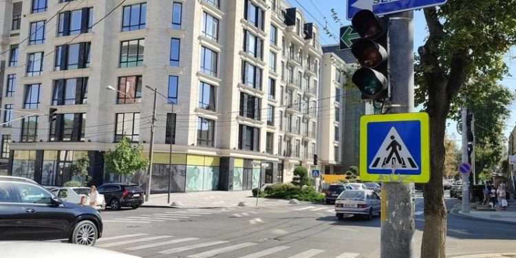 Pană de curent în centrul capitalei: Mai multe blocuri au rămas fără curent, iar unele semafoare nu funcționează