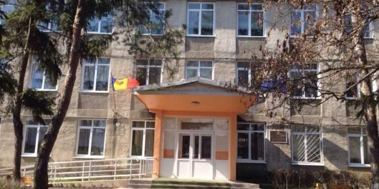 Liceul „Dmitrie Cantemir” din Văsieni, Ialoveni riscă să rămână fără profesori: Cadrele didactice amenință cu demisii | VIDEO