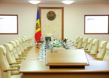 Politolog, despre schimbările frecvente în rândul guvernanților: În Republica Moldova, se creează impresia că poți să vii și să furi ca în codru