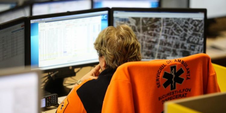 Un tată a sunat disperat la 112 din Olanda să anunţe că fiica lui vrea să se sinucidă în România: Și operatori din Moldova au participat la intervenție