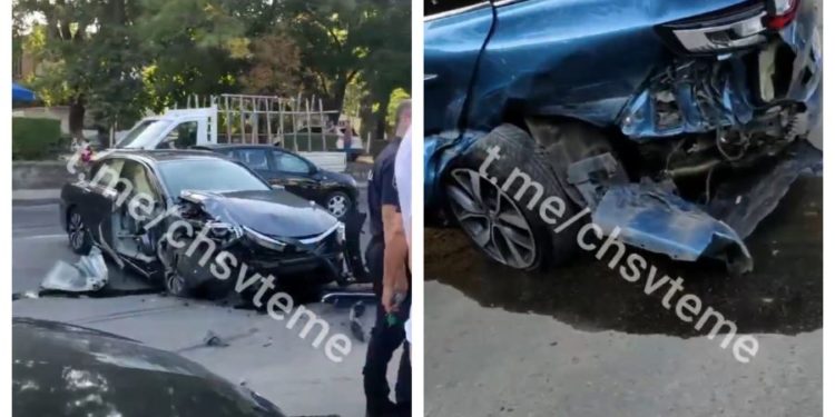 Grav accident rutier pe strada Voluntarilor din Capitală: Două automobile au fost făcute zob