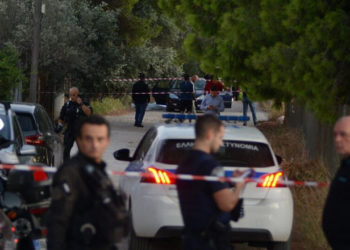 Atac sângeros lângă Atena: Șase persoane, împuşcate mortal într-un schimb de focuri de armă