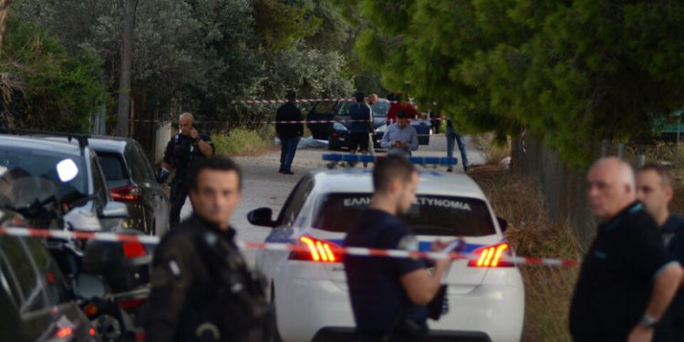 Atac sângeros lângă Atena: Șase persoane, împuşcate mortal într-un schimb de focuri de armă