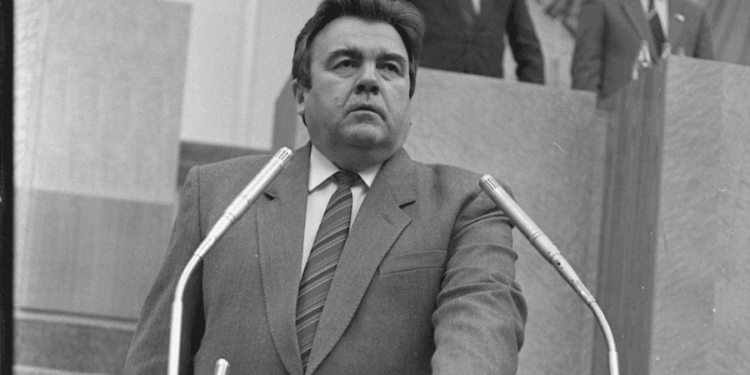 Data de 16 septembrie — zi de doliu național în memoria lui Mircea Snegur. Biografia primului președinte al R. Moldova | VIDEO