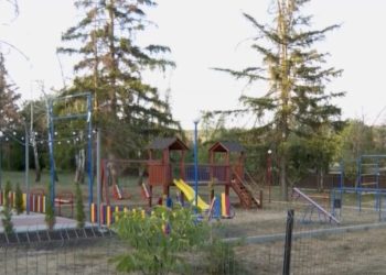 Estradă de vară, leagăne, bănci și foișor: Datorită echipei lui Ilan Șor, un parc modern a fost inaugurat în satul Cucuruzenii de Sus din raionul Orhei | VIDEO