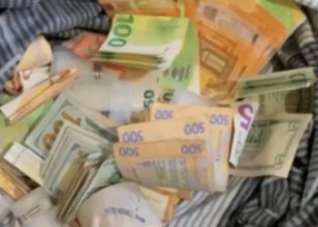 Taximetrist, șantajat cu o datorie inventată de peste 170.000 lei: doi bănuiți – reținuți