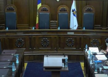 CC continuă examinarea sesizării, privind interzicerea membrilor partidului „ȘOR” să participe la alegeri. Susținătorii formațiunii protestează în fața instituției | VIDEO