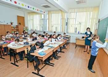 Proiect de lege al deputaților PAS: Din 2024, asociațiile de părinți și fundațiile de colectare a banilor în școli vor fi lichidate | VIDEO