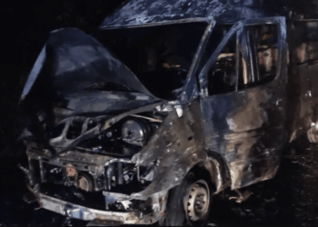 В Глодянах загорелся микроавтобус: в салоне автомобиля находились люди