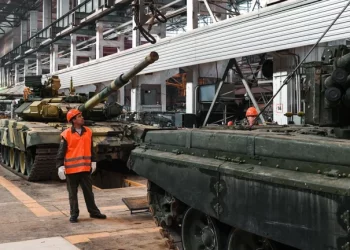 Bloomberg: Россия увеличит военные расходы почти до 11 триллионов рублей. Это втрое больше, чем перед войной