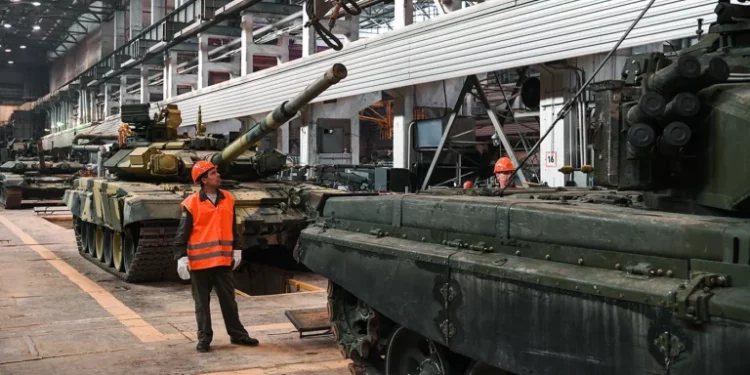 Bloomberg: Россия увеличит военные расходы почти до 11 триллионов рублей. Это втрое больше, чем перед войной