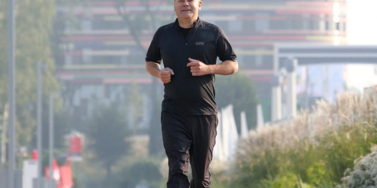 Cancelarul german Olaf Scholz a căzut la jogging şi s-a rănit la faţă. „A trebuit să-şi anuleze angajamentele” pentru duminică