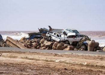 „Au fost târâți de ape şi duși în mare”. Autoritățile din Libia spun că cel puțin 2.000 de oameni ar fi murit în urma inundațiilor | FOTO
