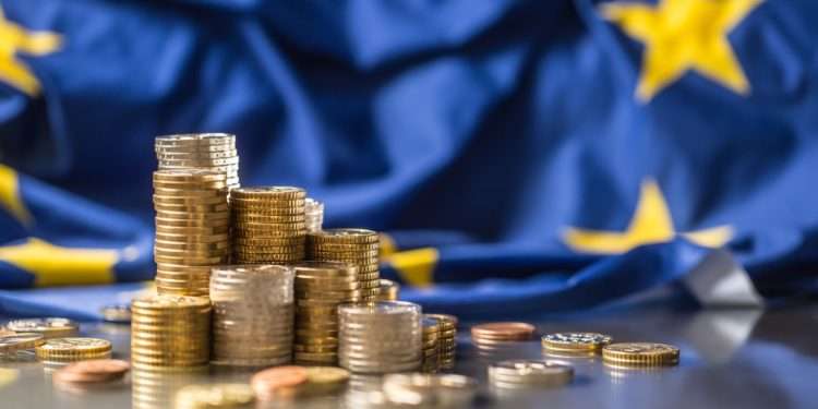Zona euro riscă să intre în recesiune: Băncile centrale majorează drastic dobânzile