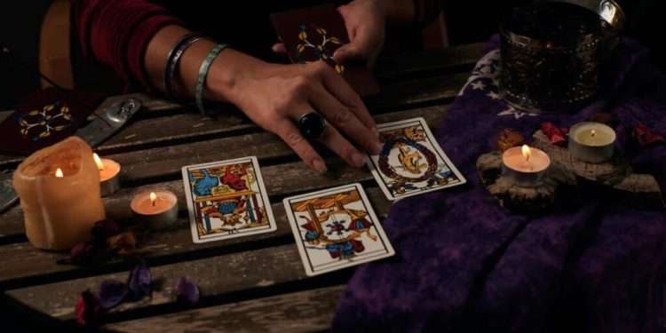 В Ставченах задержали 60-летнюю «ясновидящую». Ее подозревают в мошенничестве