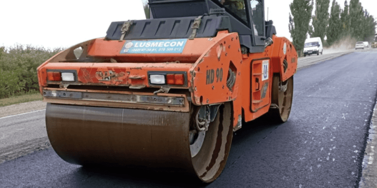 Перевернулся на асфальтоукладчике: мужчина из Дондюшан умер на работе