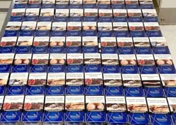 Спрятал 160 пачек в багаже: куда молдаванин пытался вывезти незадекларированные сигареты