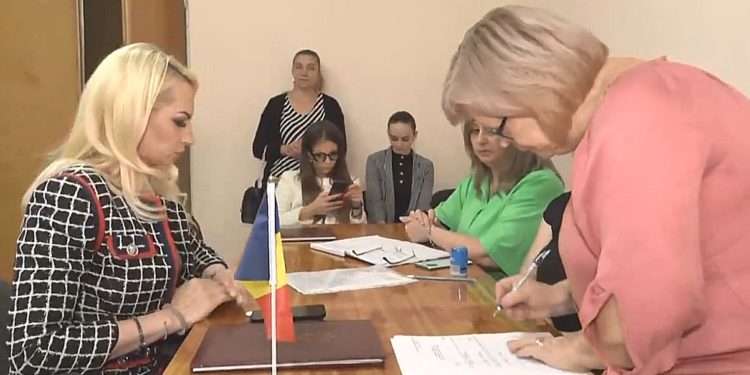 LIVE | Марина Таубер подаёт подписные листы в Окружной избирательный совет муниципия Бельцы