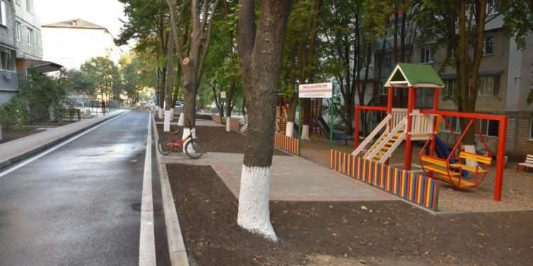 „И 100 и 200 лет никто бы это не сделал. Мы очень благодарны”: Благоустройство инфраструктуры в муниципии Оргеев продолжается – реконструирован еще один двор в секторе Нордик | VIDEO