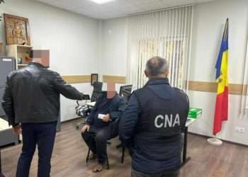 Ar fi încercat să mituiască un polițist: Bărbat din Fălești, reținut pentru 72 de ore