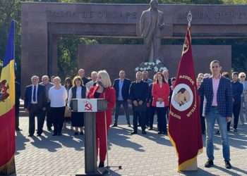 Membrii și simpatizanţii PCRM și-au prezentat programul electoral și lista candidaților pentru alegerile locale generale: Evenimentul a avut loc în fața monumentului lui Vladimir Lenin | VIDEO