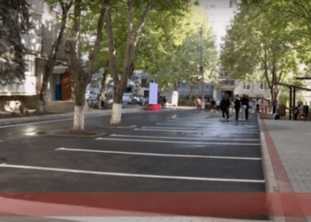 Завершены работы по благоустройству сразу трех дворов микрорайона Нордик Оргеевского района. Местные жители выразили свою благодарность за приложенные усилия | VIDEO