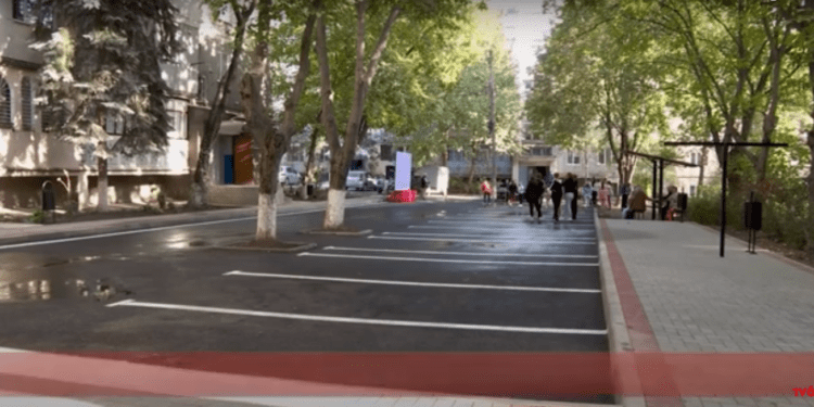 Завершены работы по благоустройству сразу трех дворов микрорайона Нордик Оргеевского района. Местные жители выразили свою благодарность за приложенные усилия | VIDEO