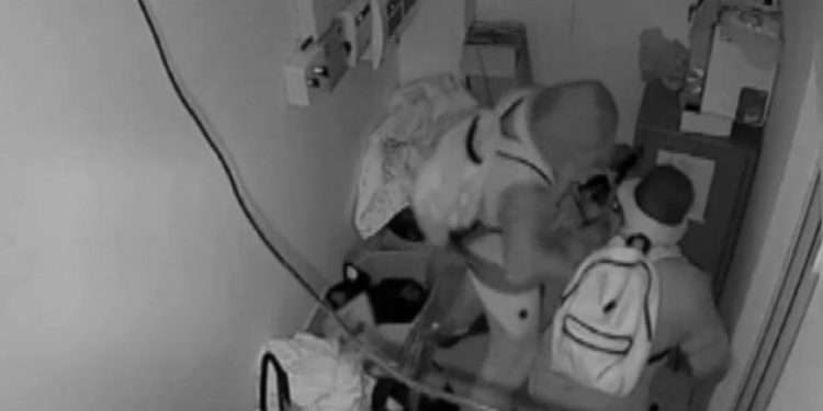 Au la activ 23 de episoade de furt, cauzând prejudicii de peste 2 milioane de lei. Noi detalii despre cei șase indivizi, reținuți pentru spargerea firmelor | VIDEO