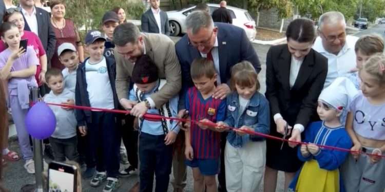 „Vrem să fie o țară, o republică, un sat prosper”. La inițiativa bașcanului Evghenia Guțul, cu sprijinul partidului „Șansă” și al echipei lui Ilan Șor, în satul Gaidar din Găgăuzia a fost dat în exploatare un nou drum | VIDEO