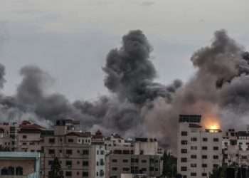 Hamas a bombardat aeroportul Ben-Gurion din Tel Aviv și a lansat 50 de rachete asupra orașului Sderot. Israelul îndeamnă pe concetățenii săi din străinătate să fie precauți | VIDEO