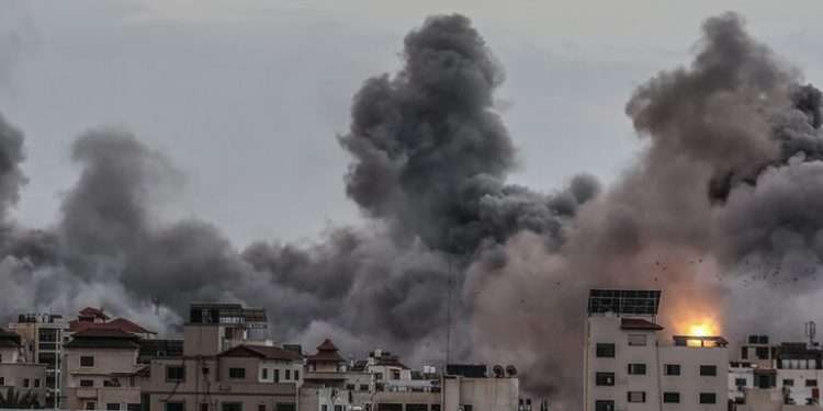 Hamas a bombardat aeroportul Ben-Gurion din Tel Aviv și a lansat 50 de rachete asupra orașului Sderot. Israelul îndeamnă pe concetățenii săi din străinătate să fie precauți | VIDEO