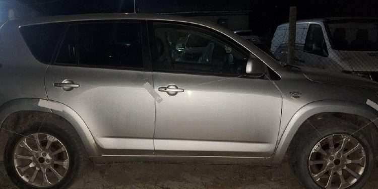 Doi șoferi, cercetați de polițiștii de Frontieră pentru diferite ilegalități depistate asupra mașinilor pe care le conduceau