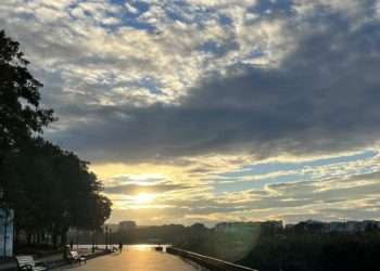 Îmbrăcați-vă bine! Mâine vremea se va răci ușor