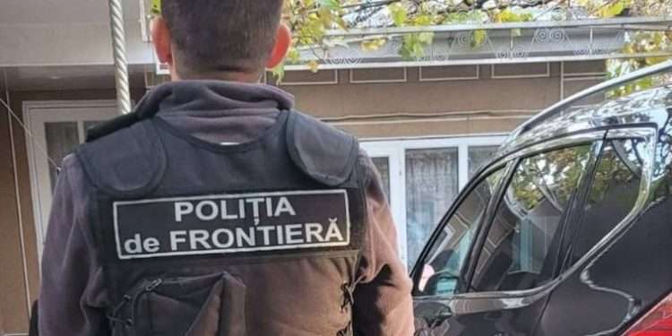 Cercetat penal pentru organizarea migrației ilegale. Oamenii legii au descins cu percheziții la domiciliul bănuitului