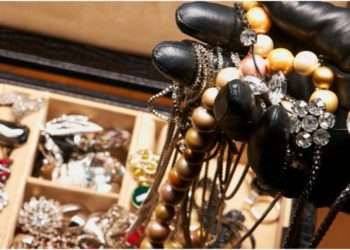 Bijuterii în valoare de 60 de milioane de euro furate din Ucraina, găsite în Spania. Hoţii urmau să le vândă pe piaţa neagră din Madrid