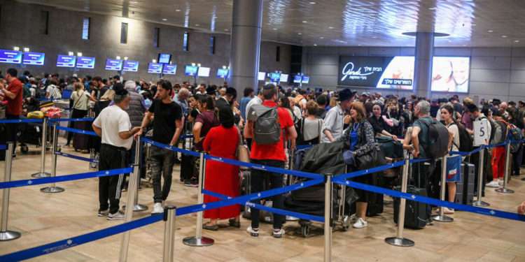 Moldovenii stabiliți în Israel se plâng că prețul pentru un bilet la cursa Tel-Aviv-Chișinău a crescut de câteva ori