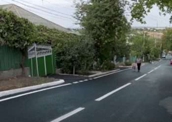 Sectorul Lupoaica din Orhei, se schimbă pe zi ce trece. O altă stradă a fost reabilitată, fiind aplicat asfalt ca la carte, instalate borduri noi, marcaje rutiere și amenajate căile de acces: „Suntem un exemplu pentru Chișinău” | VIDEO