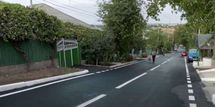 Sectorul Lupoaica din Orhei, se schimbă pe zi ce trece. O altă stradă a fost reabilitată, fiind aplicat asfalt ca la carte, instalate borduri noi, marcaje rutiere și amenajate căile de acces: „Suntem un exemplu pentru Chișinău” | VIDEO