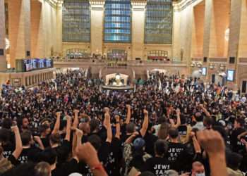 Proteste în „Vinerea Furiei”. Gara Grand Central din New York a fost blocată, tensiuni în Ierusalim după închiderea moscheei Al-Aqsa | VIDEO/FOTO