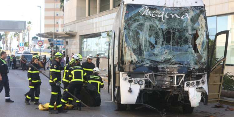 Un autobuz scăpat de sub control a intrat în mai mulți trecători, în Spania. Trei oameni au murit